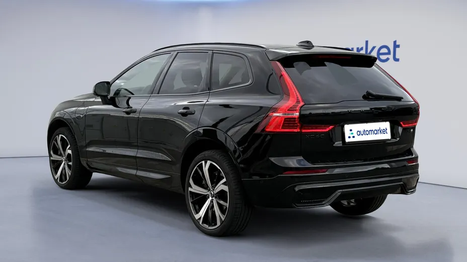 VOLVO XC60 XC60 T6 Plug-In Hybrid AWD Plus Dark aut