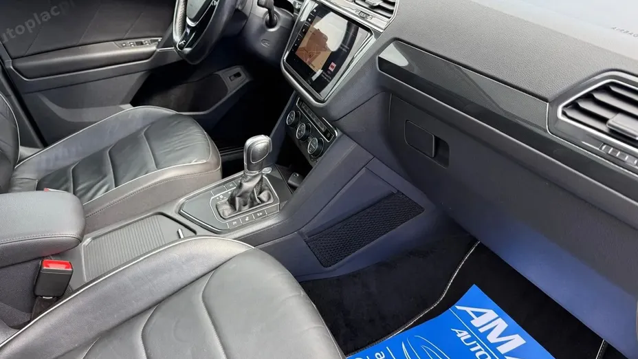 VOLKSWAGEN Tiguan -