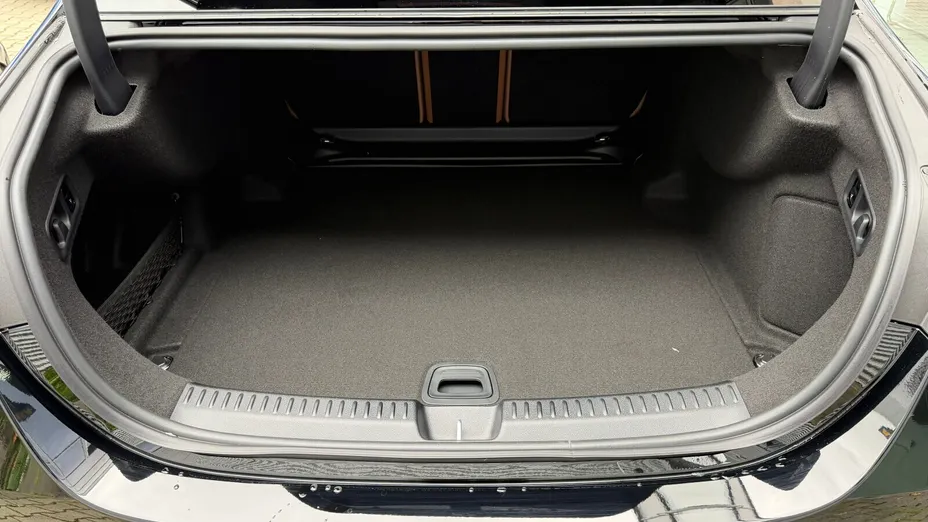 MERCEDES-BENZ E Klasa E 200 mHEV Avantgarde 9G-Tronic