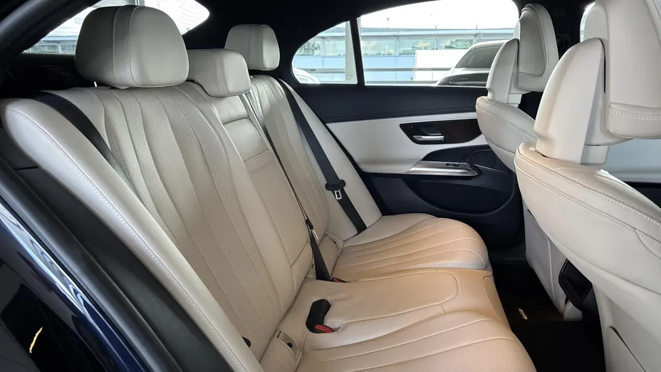 MERCEDES-BENZ E Klasa E 220 d mHEV 4-Matic AMG 9G-Tronic