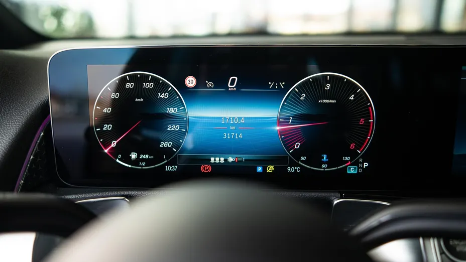 MERCEDES-BENZ GLB GLB 220 d 4-Matic AMG Line 8G-DCT