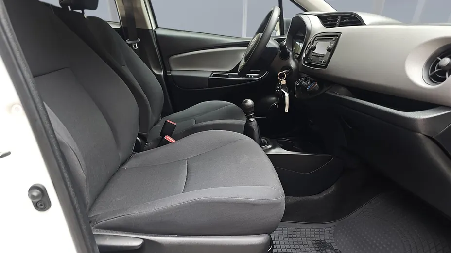 TOYOTA Yaris Yaris 1.5 Active
