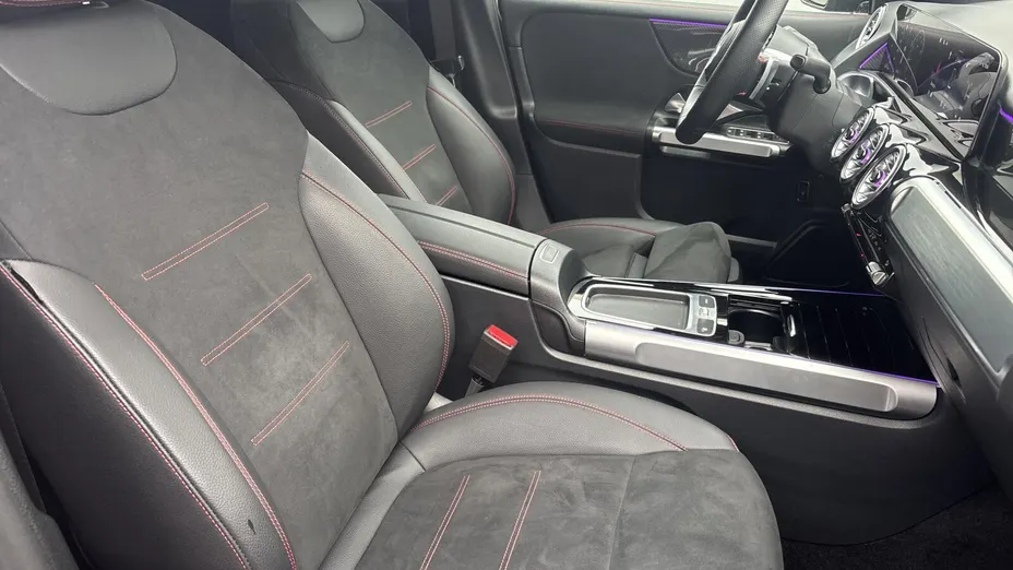 MERCEDES-BENZ GLB GLB 200 mHEV AMG Line 7G-DCT