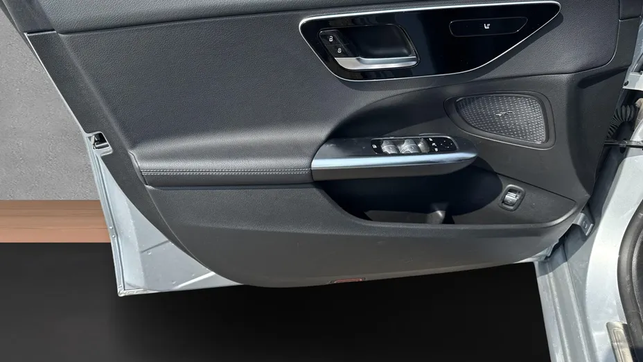 MERCEDES-BENZ C Klasa C 220 d mHEV Avantgarde