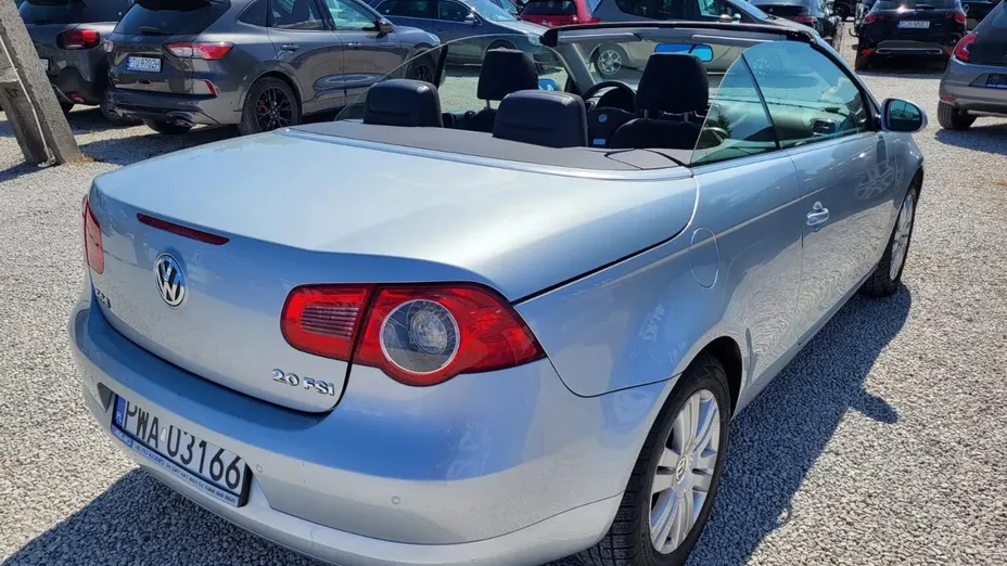 VOLKSWAGEN Eos -