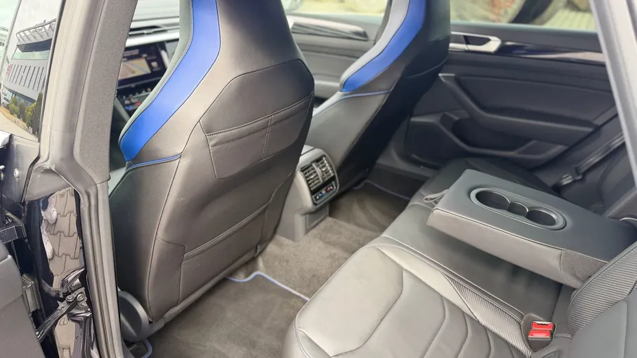 VOLKSWAGEN Arteon Arteon 2.0 TSI 4Motion R DSG