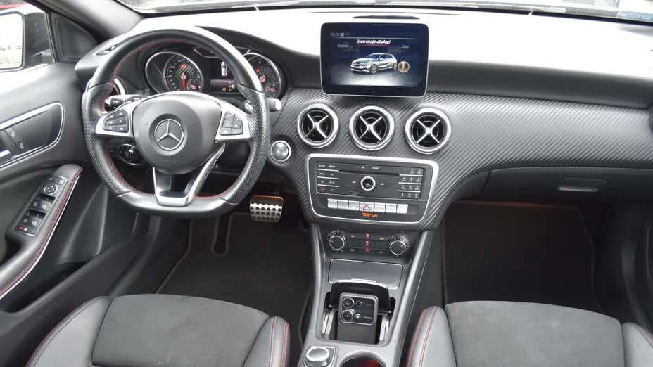 MERCEDES-BENZ A Klasa A 180 7G-DCT AMG Line