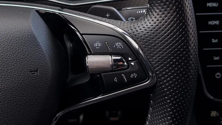 SKODA Superb Superb 2.0 TDI SCR Sportline DSG