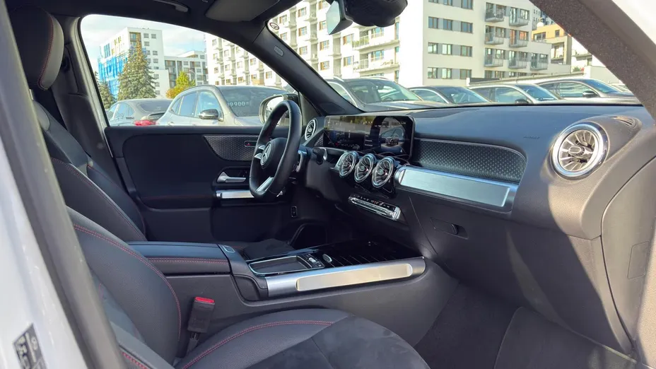 MERCEDES-BENZ GLB GLB 200 AMG Line 7G-DCT