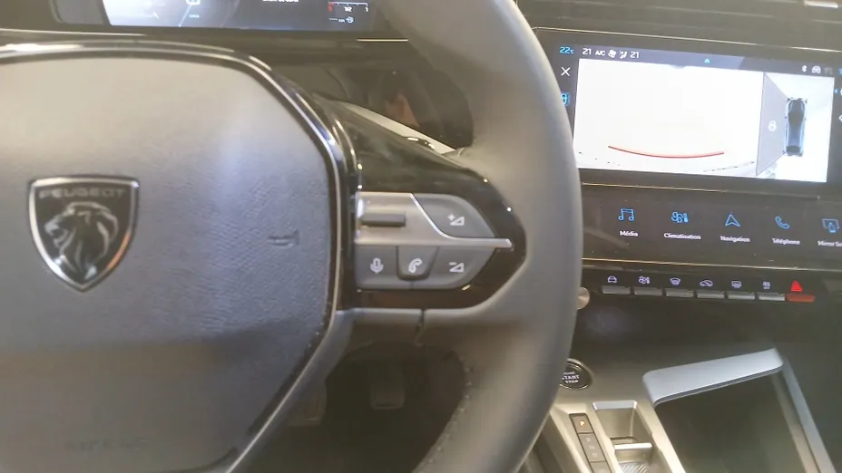 PEUGEOT 408 -