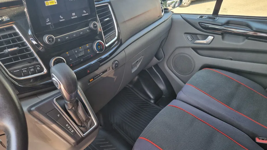 FORD Transit Custom Transit Custom 300 L2H1 Limited Aut.