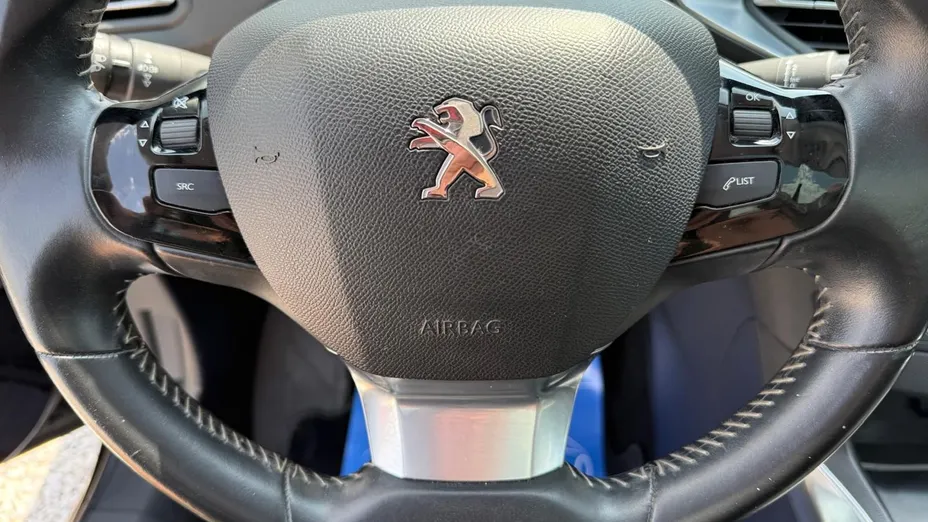 PEUGEOT 308 -