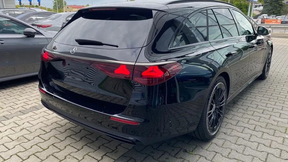 MERCEDES-BENZ E Klasa E 200 d mHEV Avantgarde 9G-Tronic