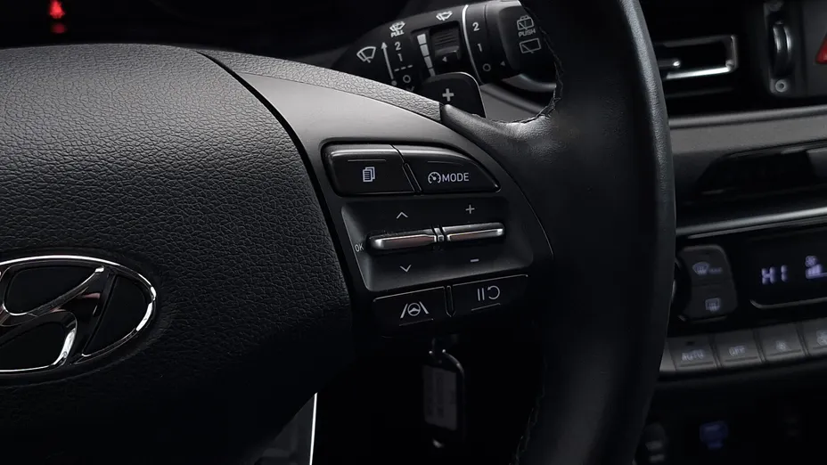 HYUNDAI i30 i30 1.0 T-GDI Smart DCT