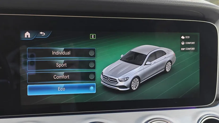 MERCEDES-BENZ E Klasa E 220 d 4-Matic Avantgarde