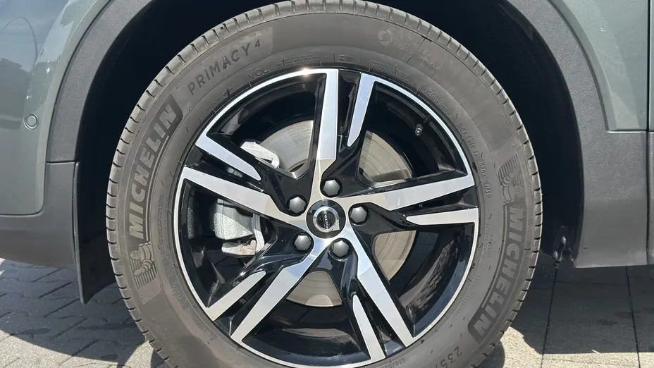 VOLVO XC40 XC40 B3 Plus Dark aut