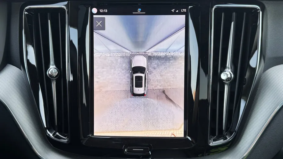 VOLVO XC60 XC60 T6 Plug-In Hybrid AWD Plus Dark aut