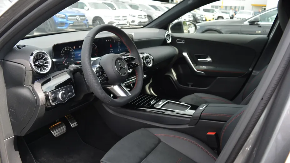 MERCEDES-BENZ A Klasa A 200 AMG Line 7G-DCT