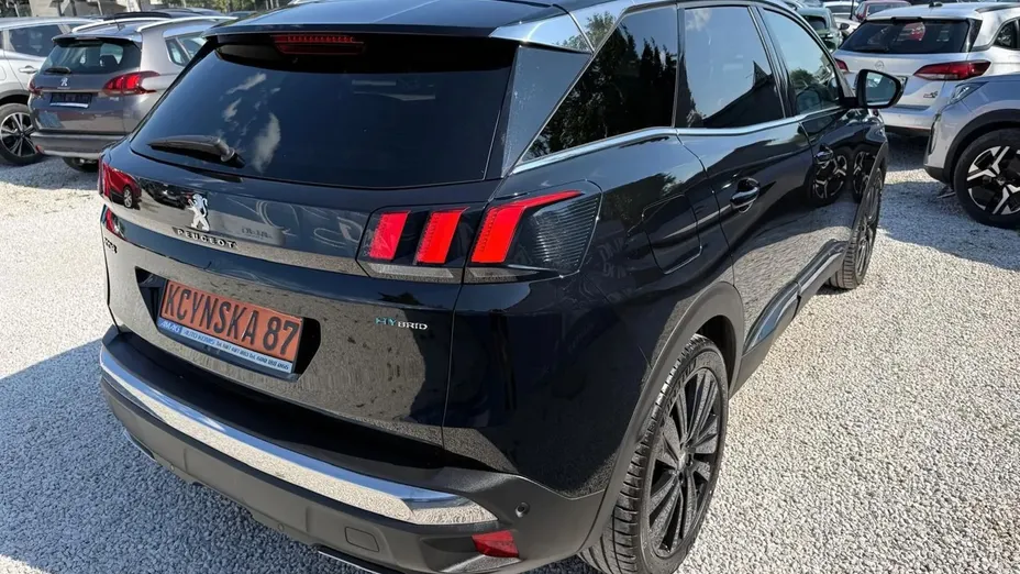 PEUGEOT 3008 -