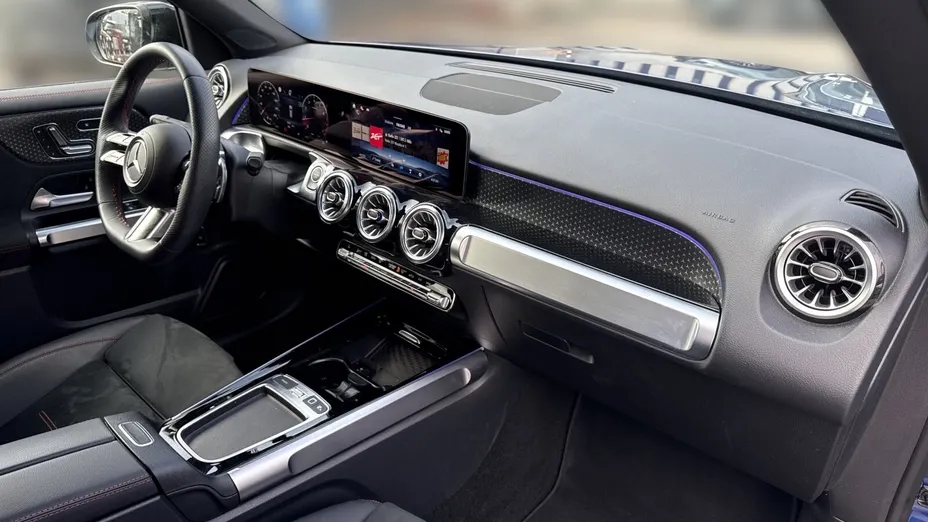 MERCEDES-BENZ GLB GLB 200 mHEV AMG Line 7G-DCT