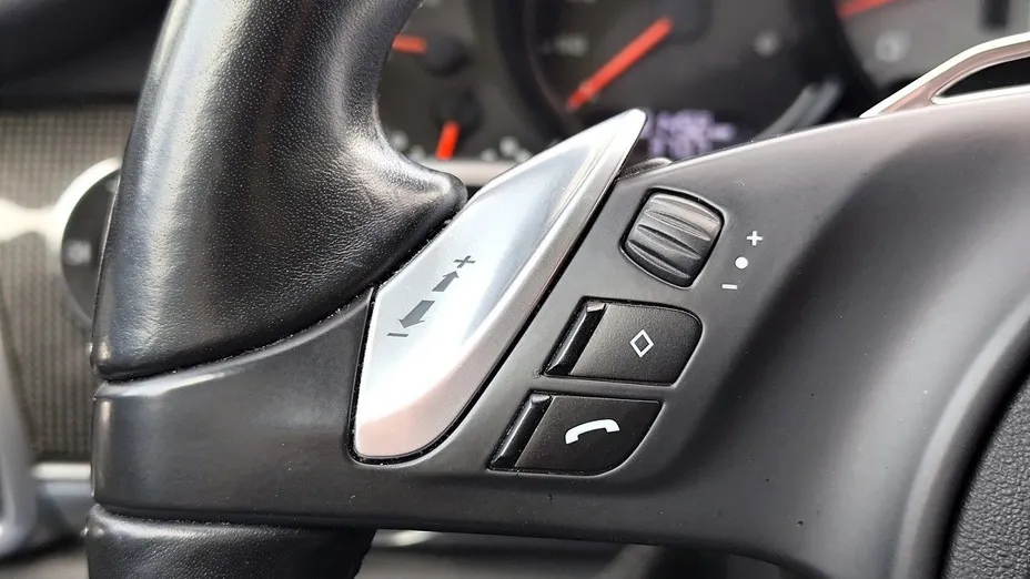PORSCHE Panamera -