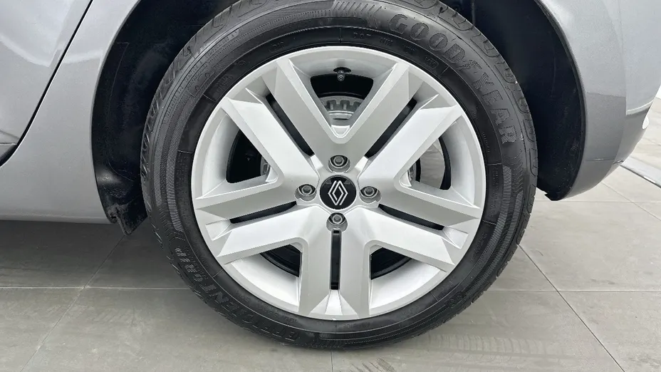 RENAULT Clio -