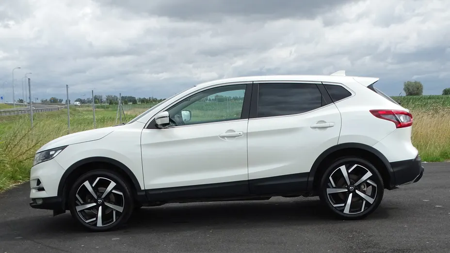 NISSAN Qashqai -