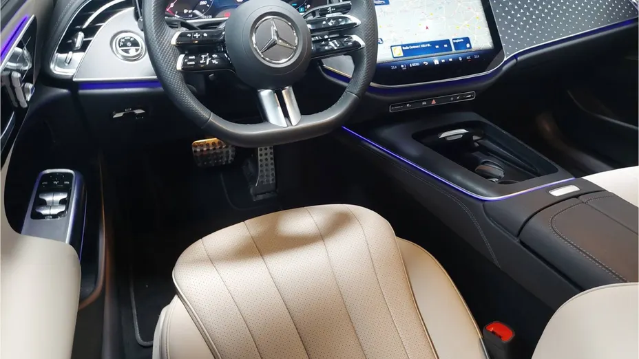 MERCEDES-BENZ E Klasa E 200 mHEV AMG 9G-Tronic