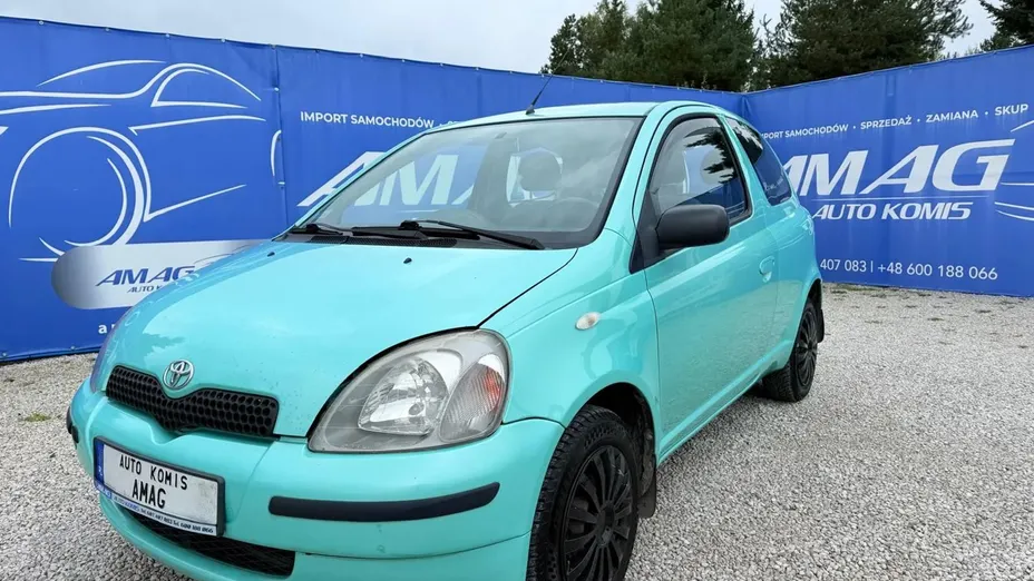 TOYOTA Yaris -