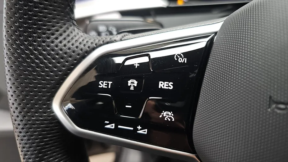 VOLKSWAGEN Arteon Arteon 2.0 TSI R-Line DSG