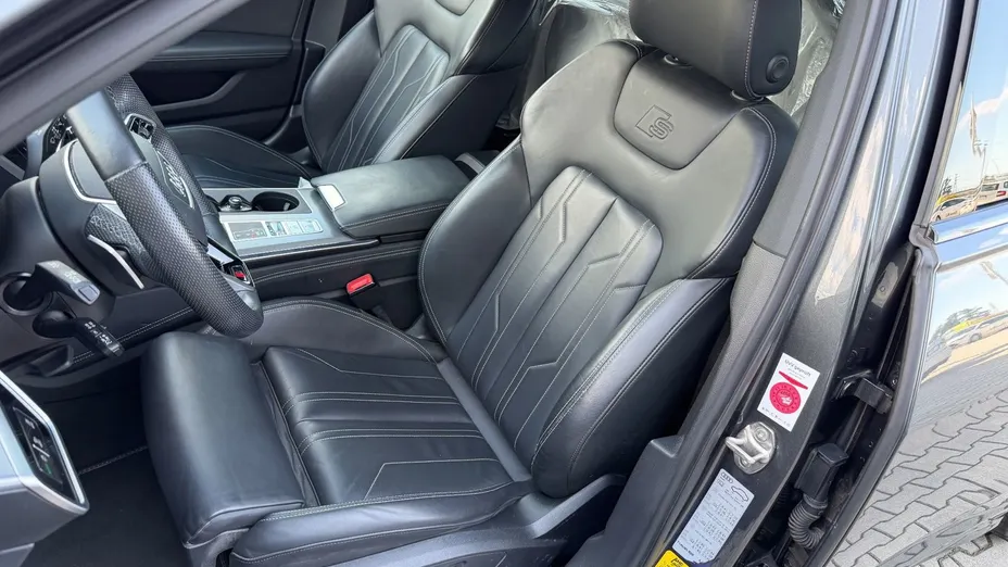 AUDI S6 -