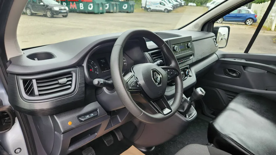 RENAULT Trafic -