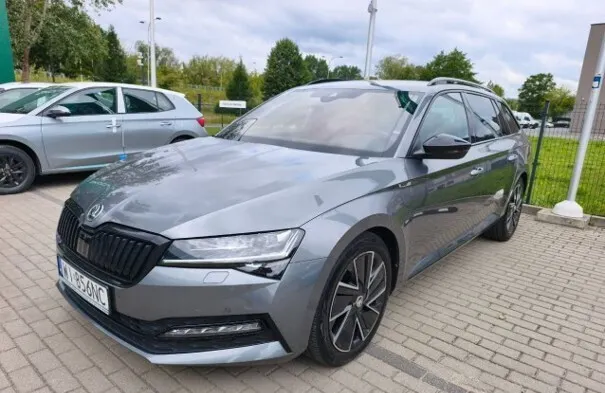 SKODA Superb -