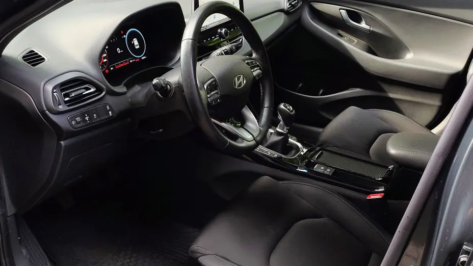 HYUNDAI i30 -