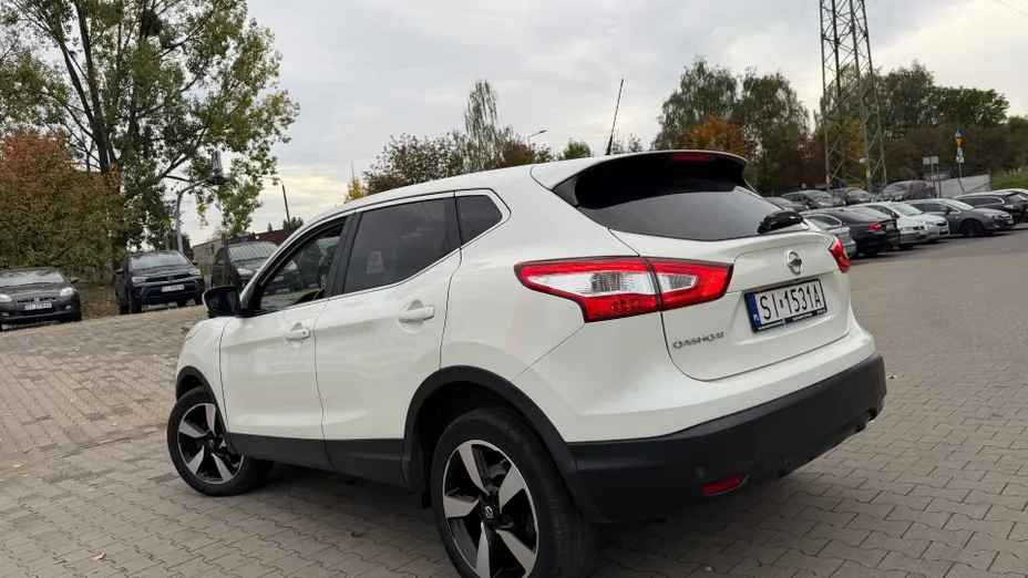 NISSAN Qashqai -
