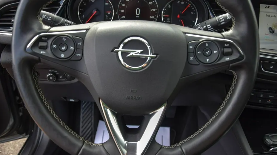 OPEL Insignia -