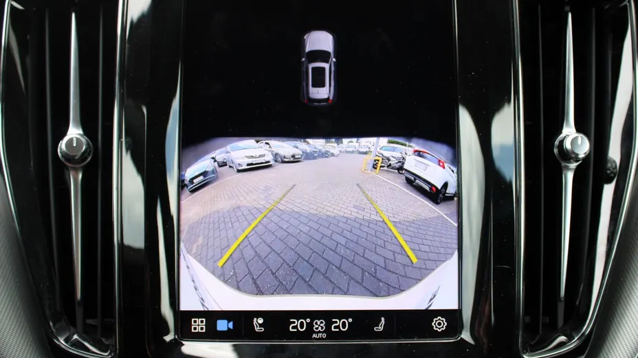 VOLVO XC60 XC60 B4 D AWD Plus Dark aut