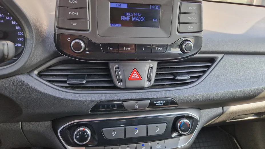 HYUNDAI i30 i30 1.0 T-GDI Modern