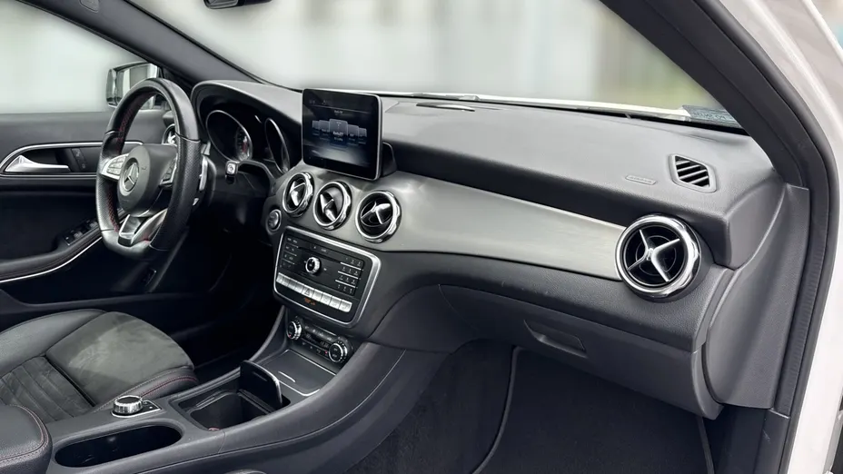 MERCEDES-BENZ GLA GLA 220 4-Matic AMG Line