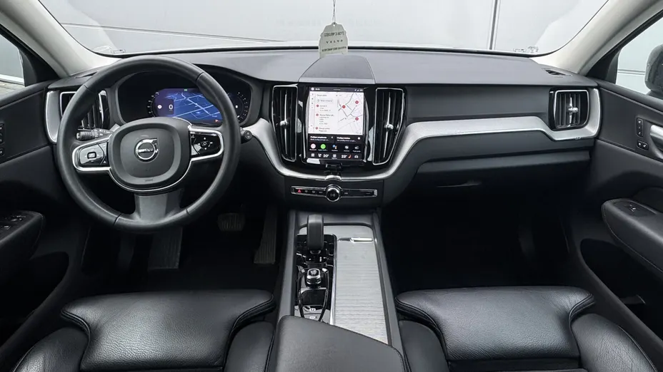 VOLVO XC60 XC60 B4 D Plus Dark aut