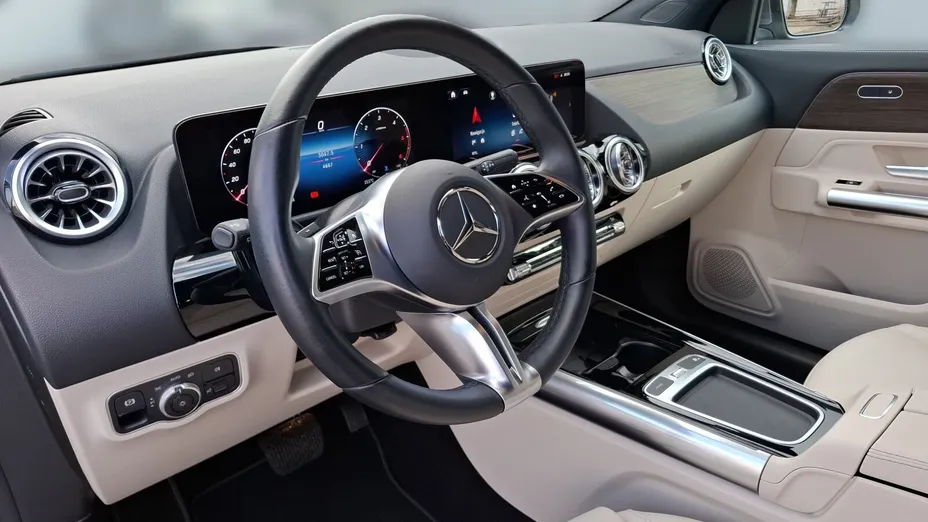 MERCEDES-BENZ GLA GLA 200 d Progressive 8G-DCT