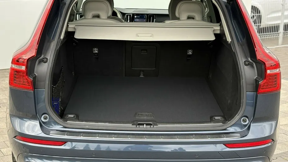 VOLVO XC60 XC60 B4 D Plus Dark aut