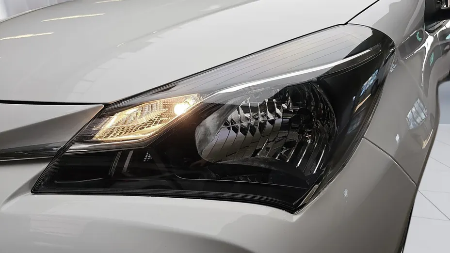 TOYOTA Yaris Yaris 1.5 Active