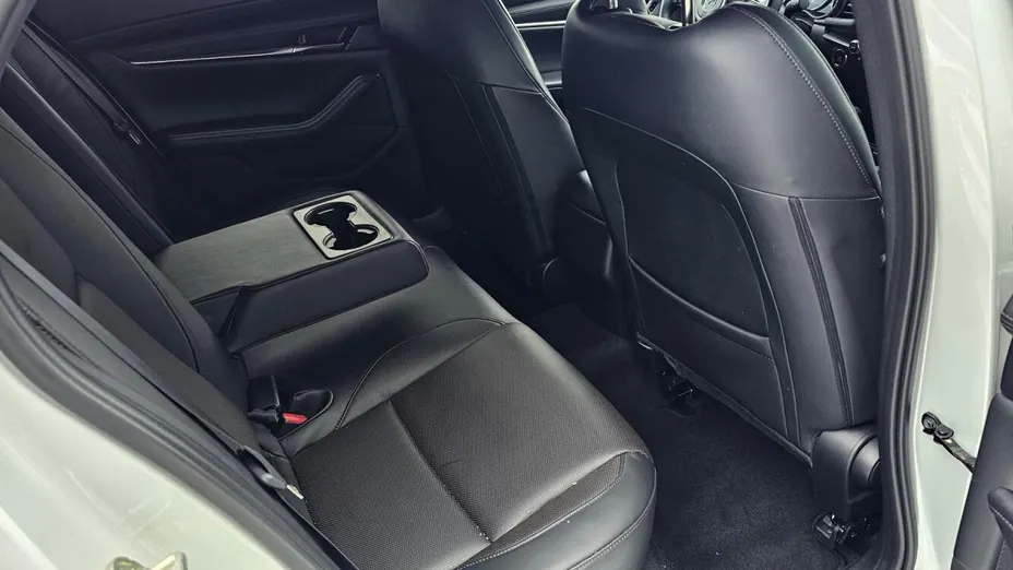 MAZDA 3 3 2.0 mHEV Exclusive Line aut