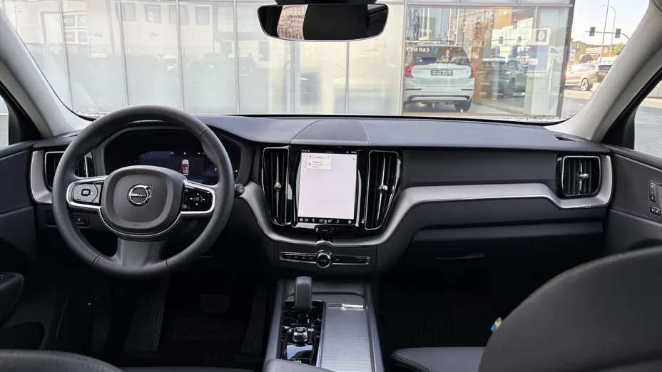 VOLVO XC60 XC60 T6 Plug-In Hybrid AWD Plus Dark aut