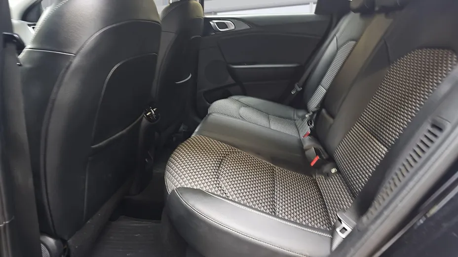 KIA Cee'd Ceed 1.6 GDI PHEV Business Line DCT