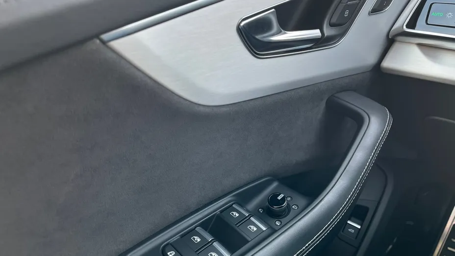AUDI SQ8 -