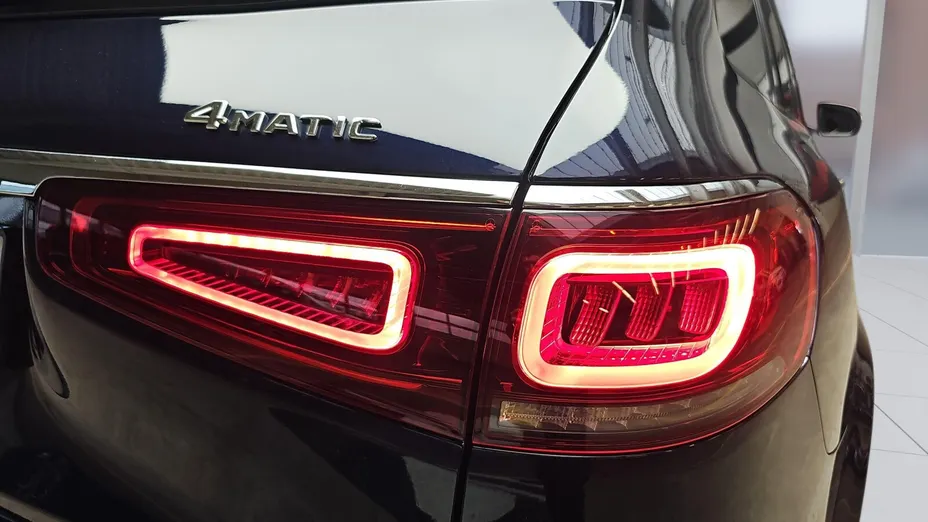 MERCEDES-BENZ GL GLS 400 d 4-Matic