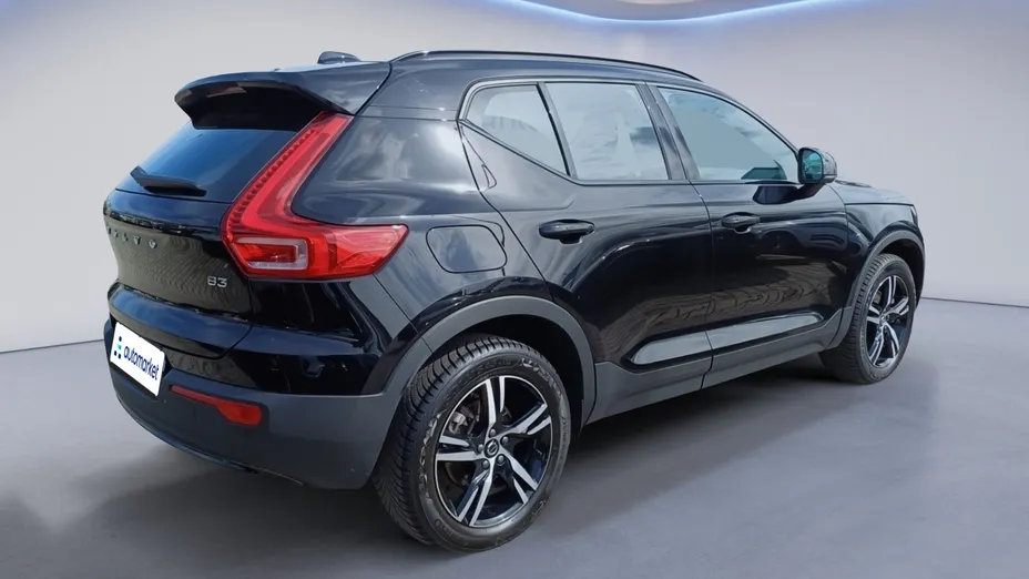 VOLVO XC40 XC40 B3 Plus Dark aut