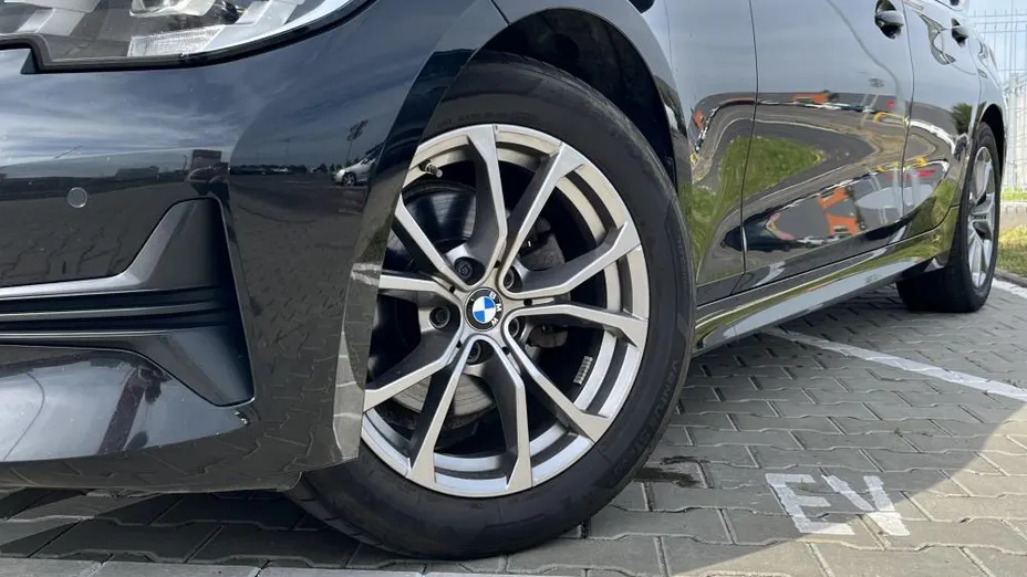 BMW Seria 3 320d xDrive Sport Line aut